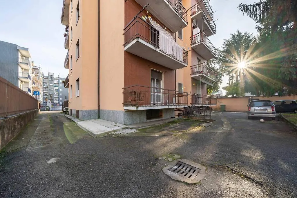 Luce Apartament Cassina de' Pecchi 0*,  Italy